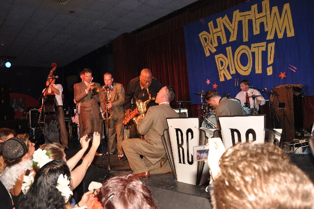 min 2009 11 21 riot 412